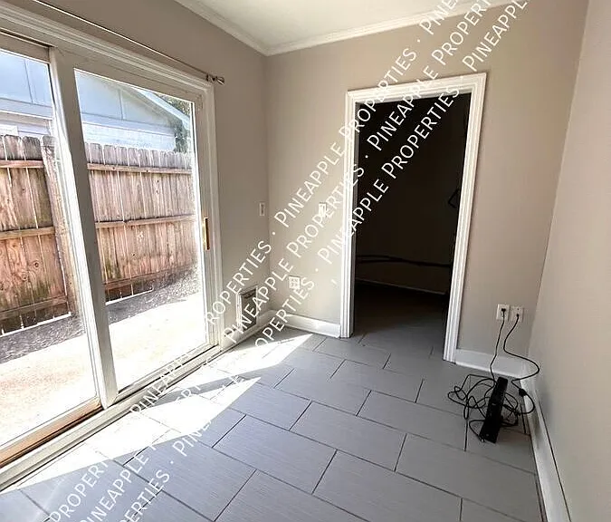228 Miami St #A — Photo 5