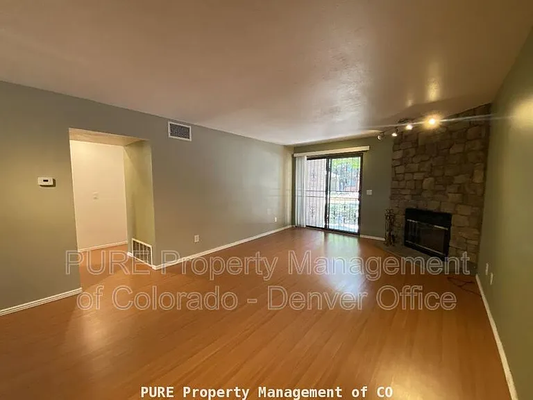 226 Wright St #105 — Photo 6