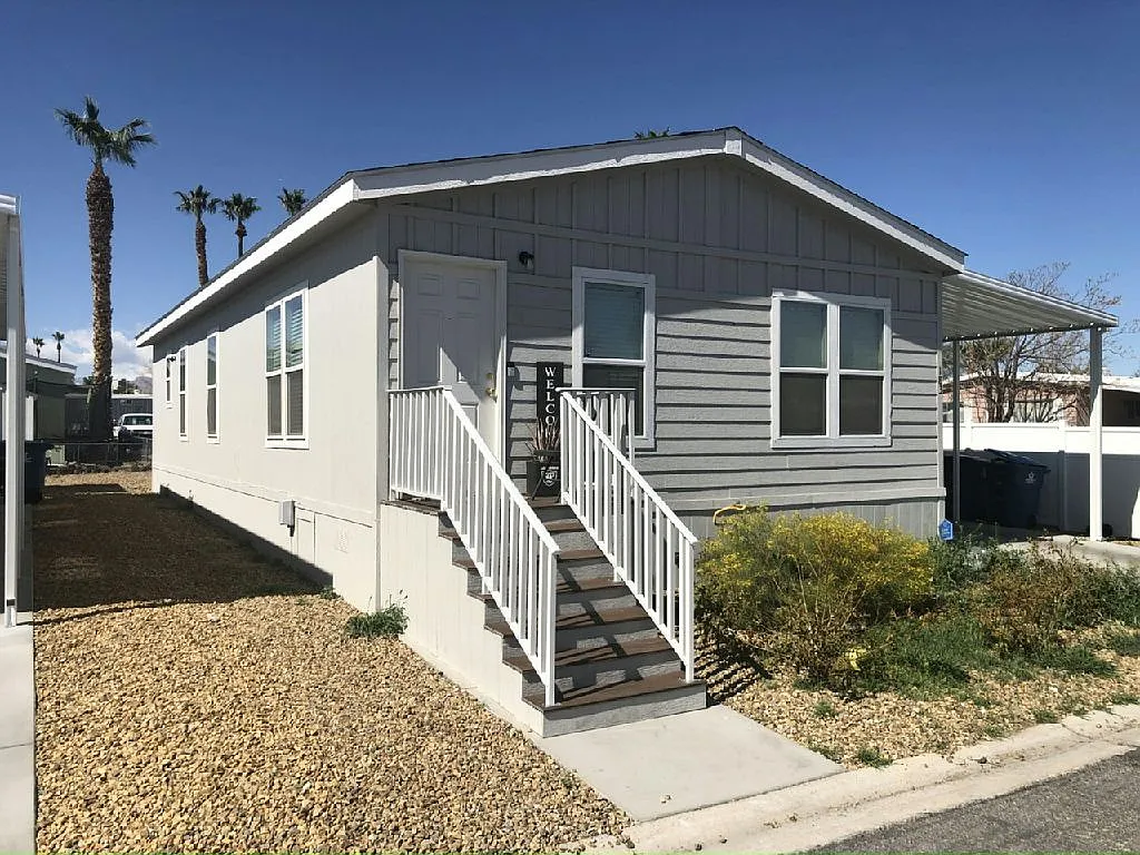 3 bed, 2.0 bath, 1119 sqft, $1,832 — Photo 2