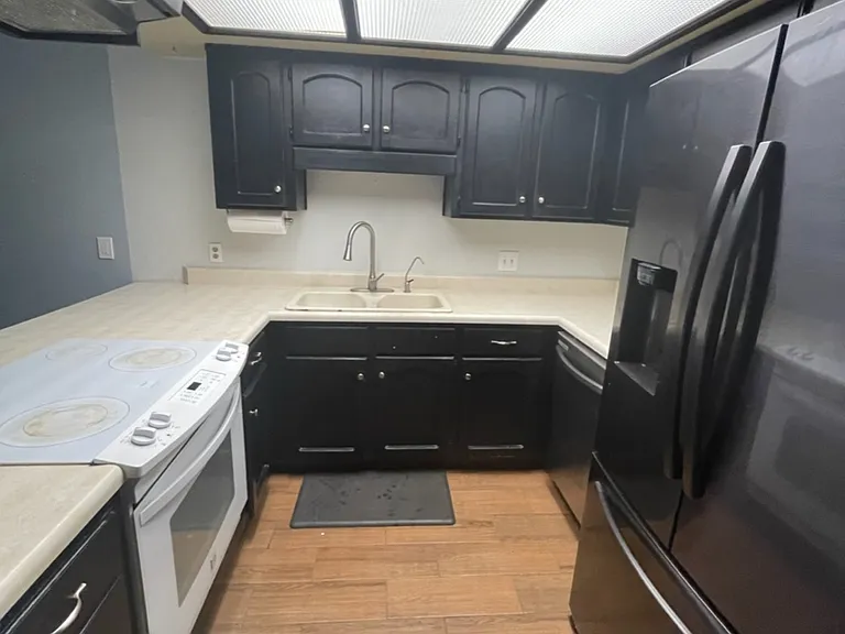 2045 S 14th Ave #28 — Photo 3
