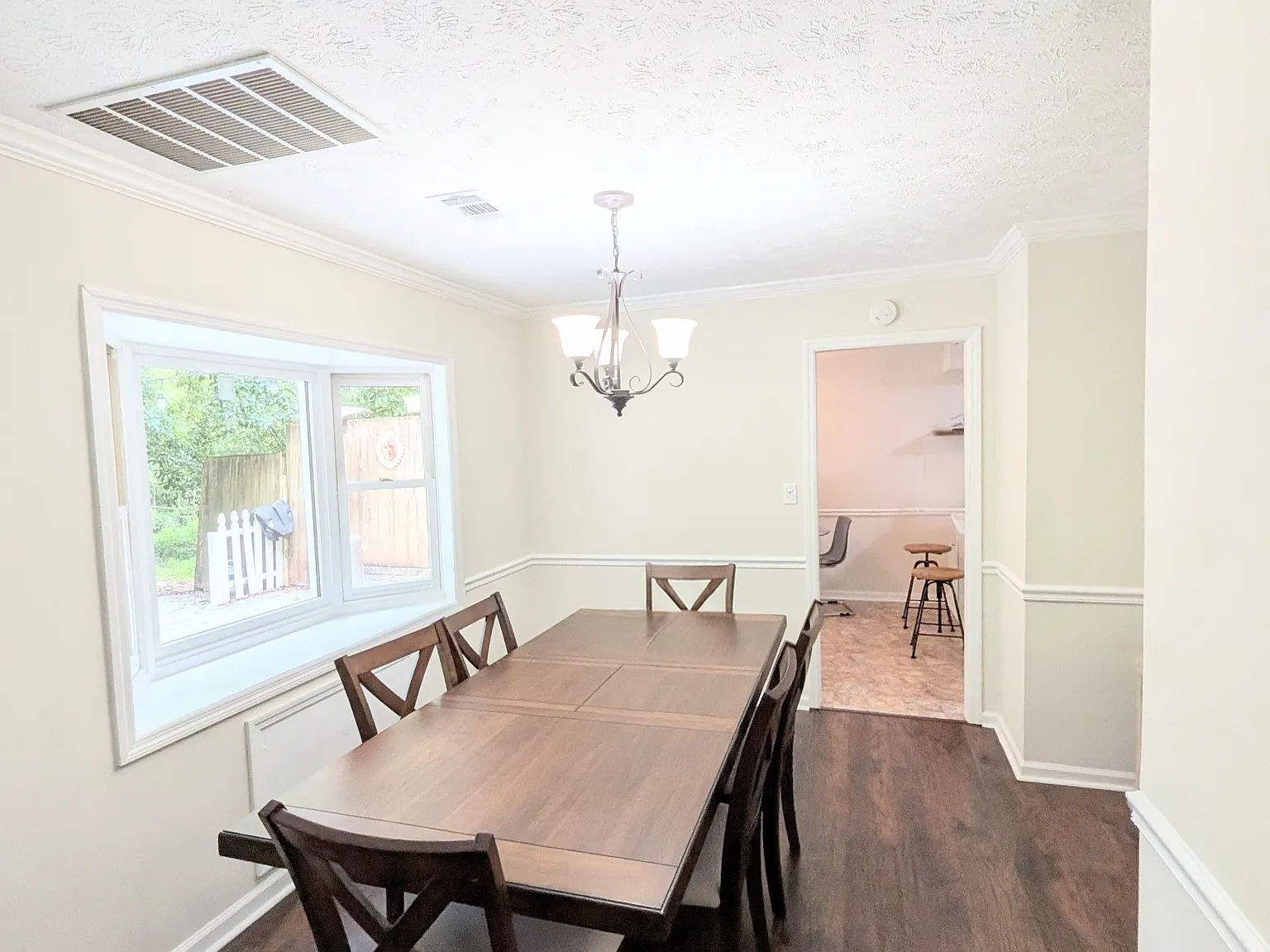 5480 Chemin De Vie Northeast - 1 — Photo 1