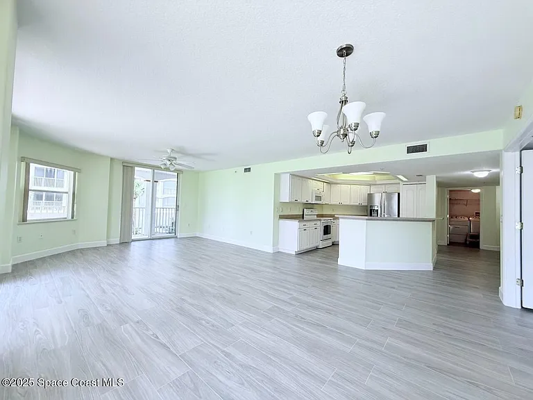 8922 Laguna Ln #201 — Photo 12