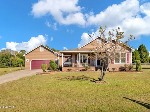 8413 Brightleaf Place, Saint Pauls, NC 28384