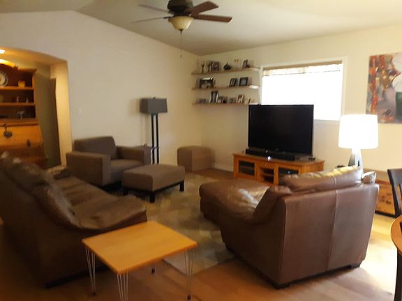 2nd image of 1813 Medio Calle APT B