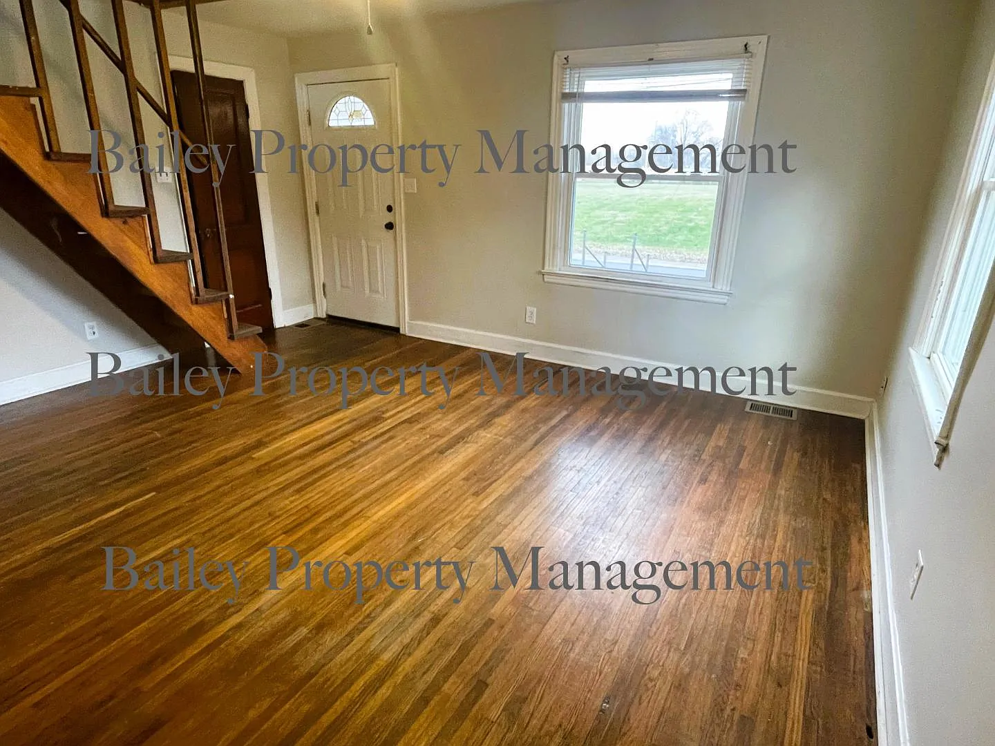 4170 Hazelwood Ave — Photo 2