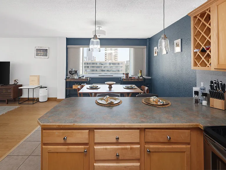 909 N Logan St #8F — Photo 13