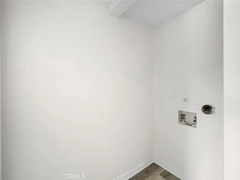 5565 Canoga Ave #307 — Photo 23