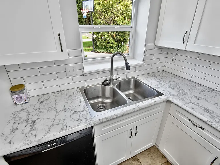 73 Buttonworth Dr #B — Photo 12