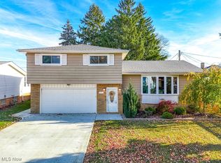 6911 Lantern Ln, Parma Heights, OH 44130