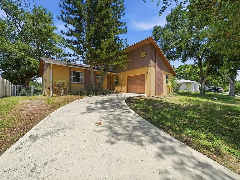 906 Carlton Rd — Photo 22