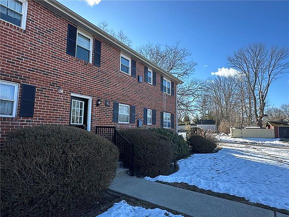 3rd image of 70 Carroll Ave Unit 412