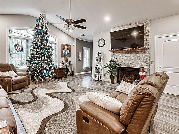 2nd image of 2458 Waterside Dr