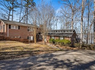 350 Lynch Ln, Seneca, SC 29678