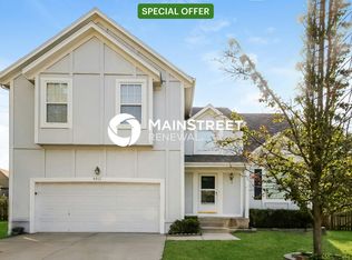 4811 Lone Elm St, Shawnee, KS 66226
