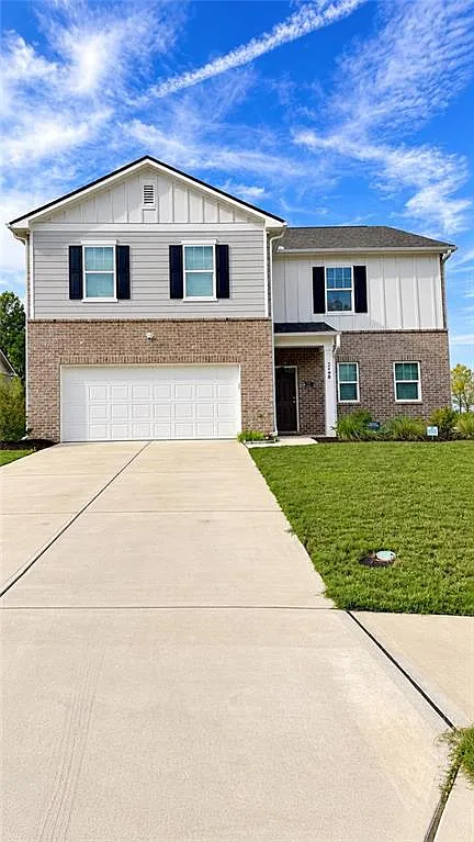 5 bed, 2.5 bath, 2464 sqft, $2,950 — Photo 4