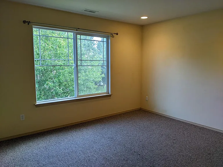 1169 Hudson St — Photo 13