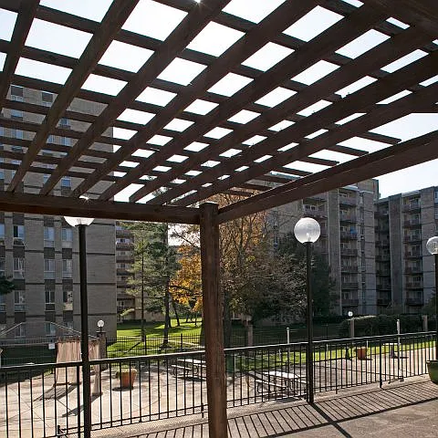 Oakcrest Towers — Photo 9