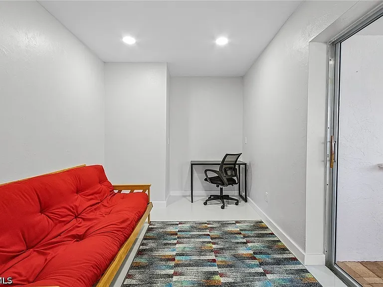 1721 SE 6th Ln — Photo 31