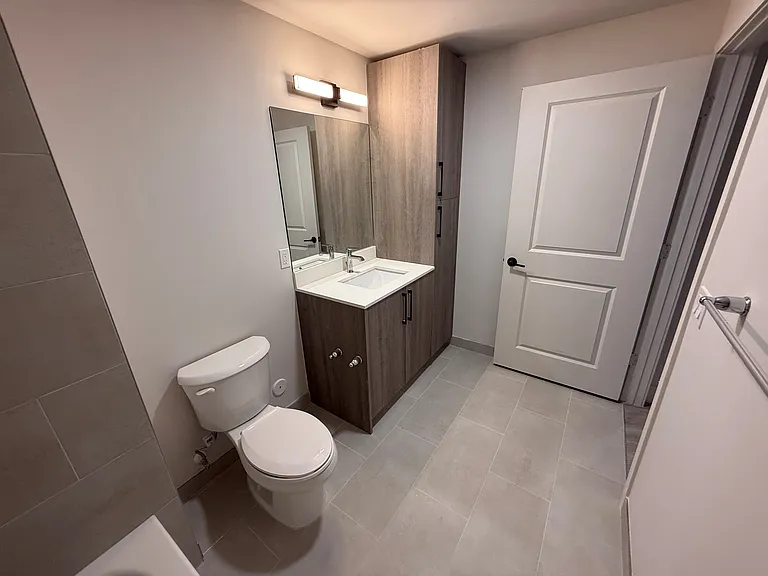 Bay Pointe Apartments — Photo 55