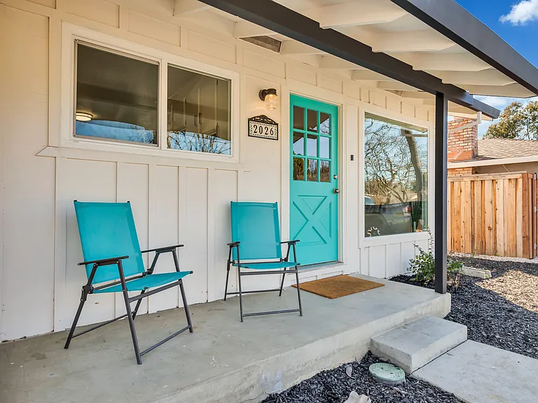 2026 Regis Dr — Photo 17