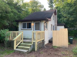 2929 Pridham St, Keego Harbor, MI 48320