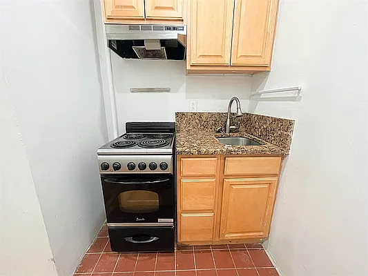 Rented by Bond New York | media 4