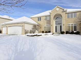 9671 Jonathan Ln, Eden Prairie, MN 55347
