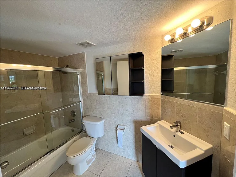637 SW 3rd St #306 — Photo 12