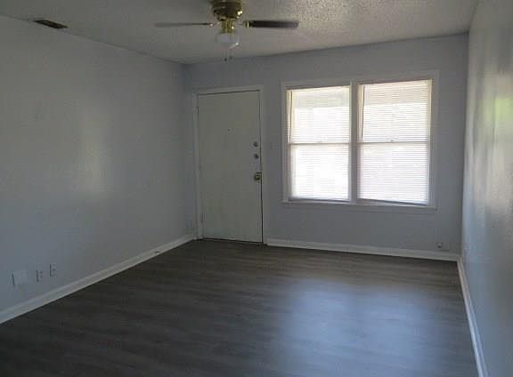 5th image of 4934 Nell St