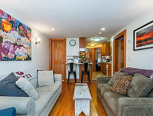 3 bed, 9999 sqft, $4,550 — Photo 4