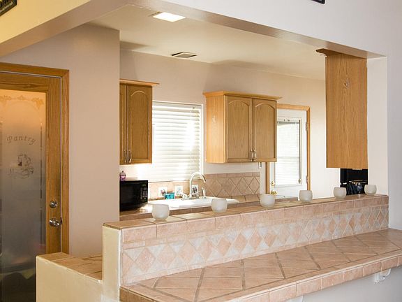 5th image of 2909 Parkside Pl