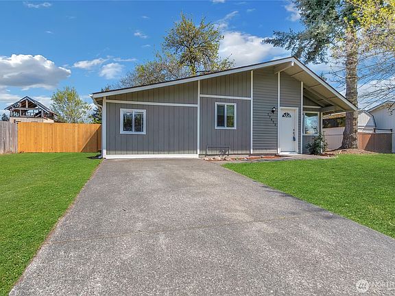 4th image of 17423 5th Avenue Ct E