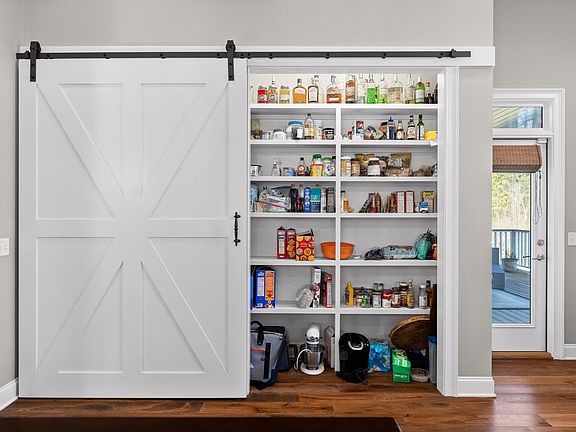 4th image of 309 Maple Grove Ln