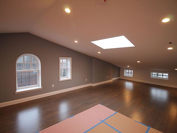 2nd image of 59 7th Ave #7