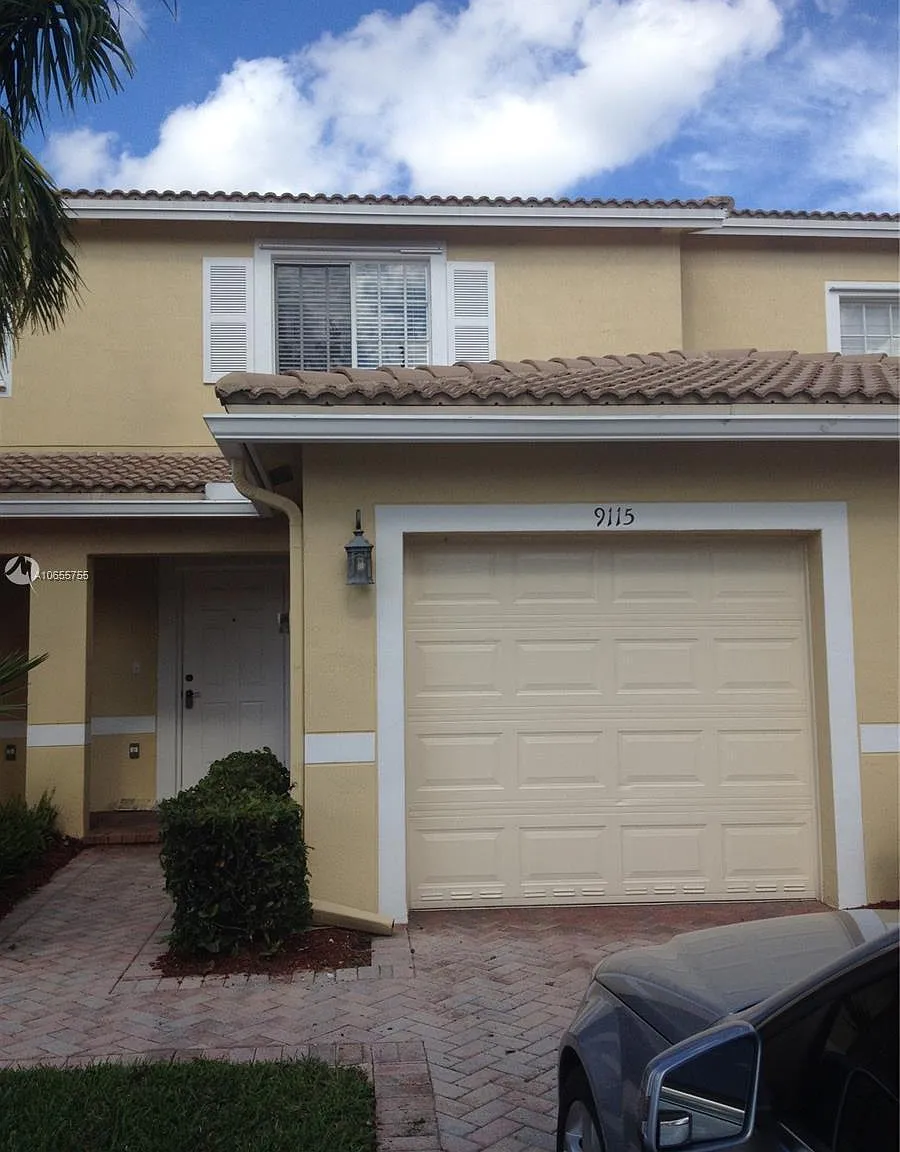 2 bed, 2.5 bath, 1230 sqft, $2,600 — Photo 3