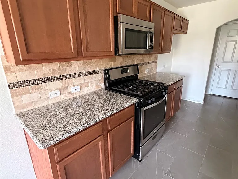 7419 Morgan Ranch Trl — Photo 6