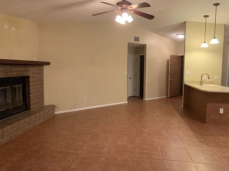 2220 Iris Dr — Photo 16