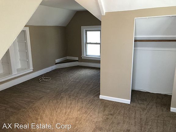 5th image of 288 Ashford Ave