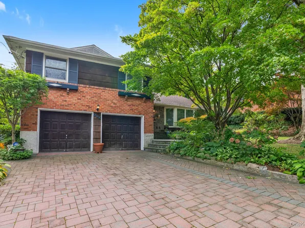 (undisclosed Address), Oyster Bay, NY 11771