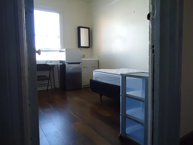 597 23rd St #5 — Photo 15