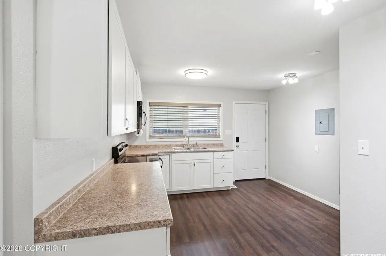 4309 Cope St — Photo 3
