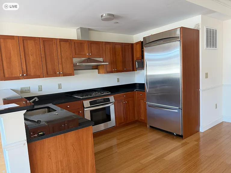 10 Vernon St #305 — Photo 8