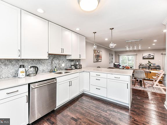 4th image of 5809 Iron Willow Ct