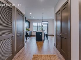 25 Minetta Ln