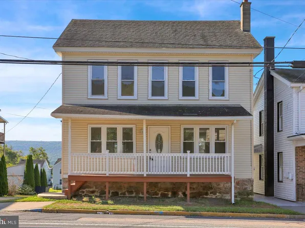 742 E Grand Ave, Tower City, PA 17980