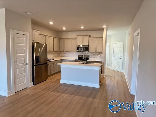 3 bed, 2.0 bath, 1950 sqft, $2,000 — Photo 4