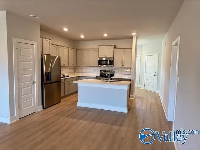 125 Clift Farm Dr — Photo 4