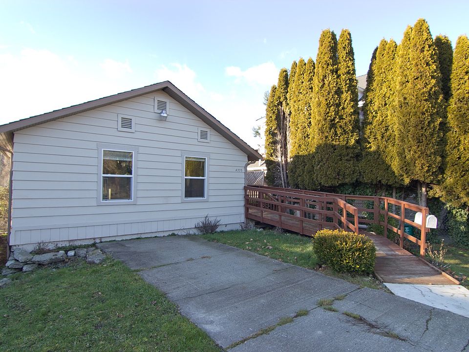 Front of the house. Upper unit available.