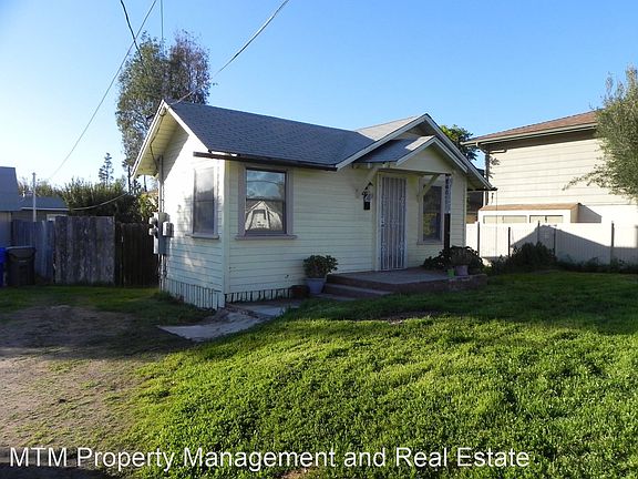 2nd image of 1002 S Magnolia Ave