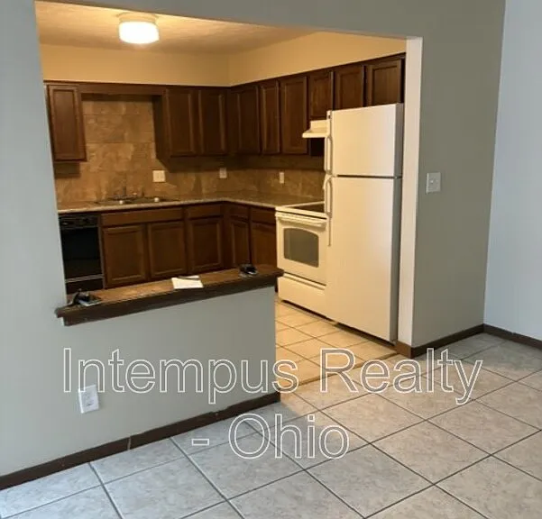 3805 Indian Run Dr #8 — Photo 2